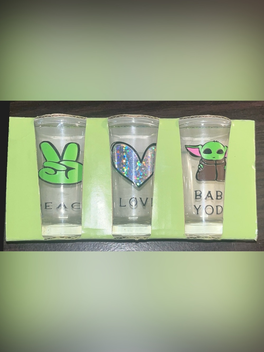 Star Wars Green Accent Baby Yoda & Holographic Heart Shot Glass Set